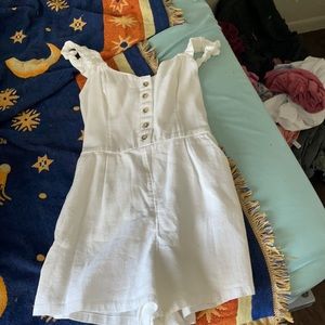 super cute white romper!